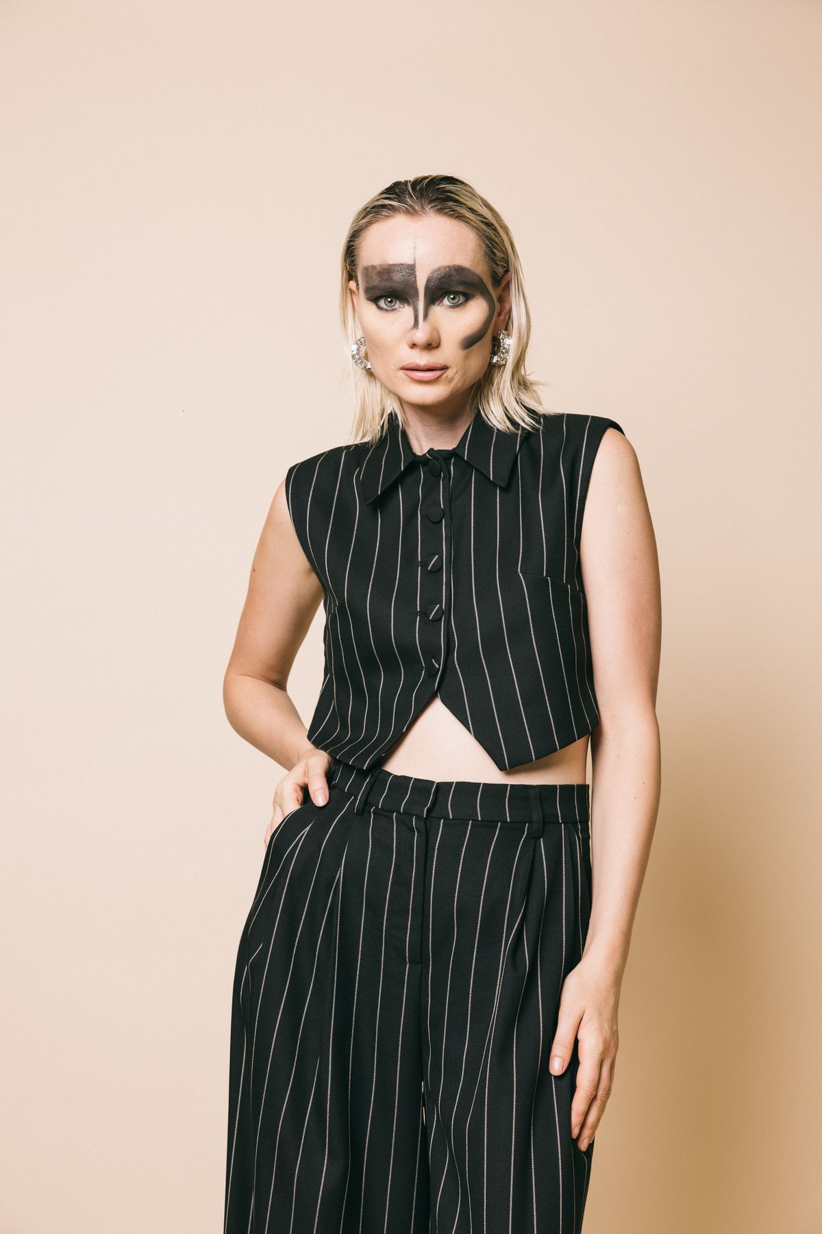 Ki24117 gessato  gilet  kostumn°1  gessato nero, l